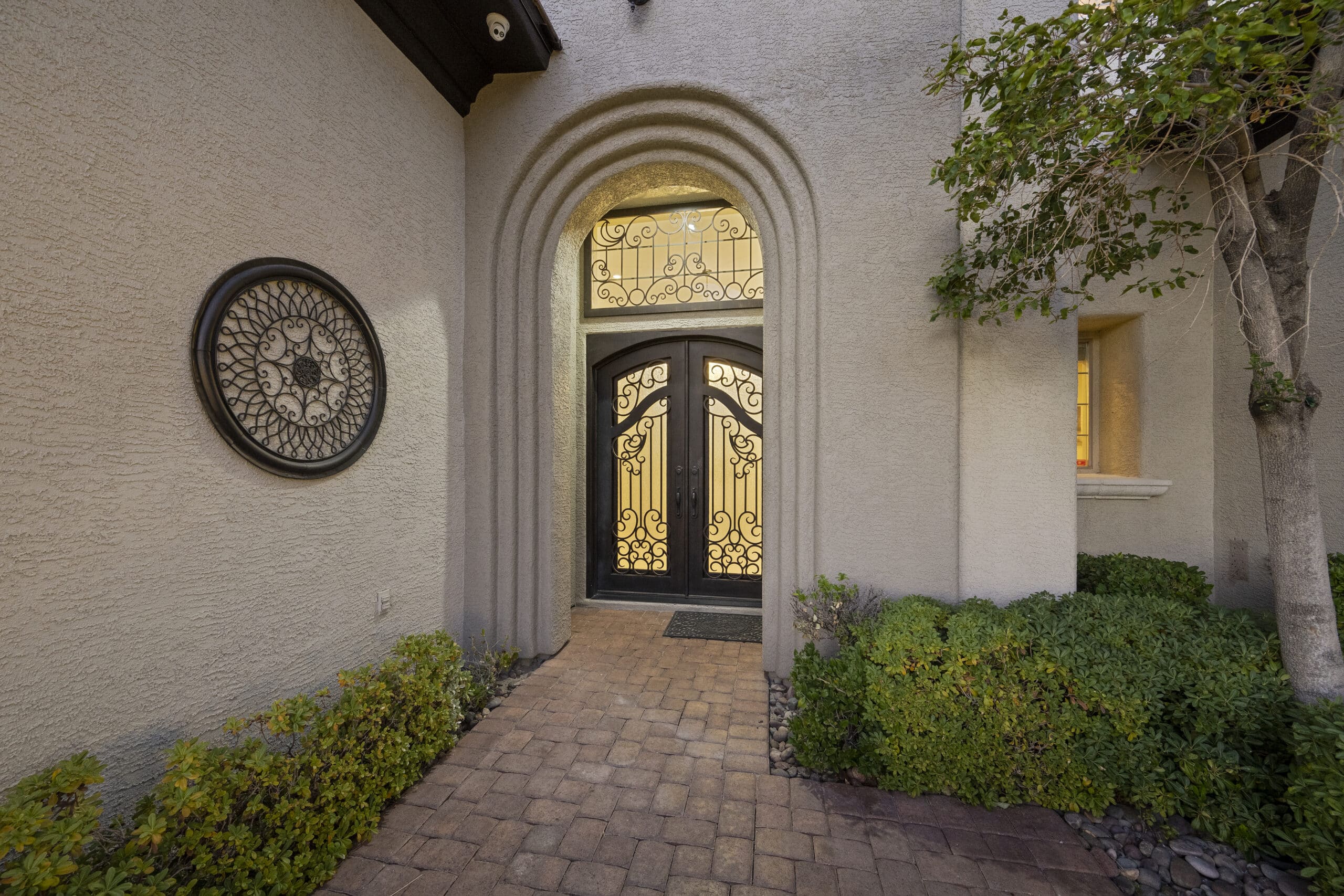 The Role of Media in Driving Traffic to Open Houses